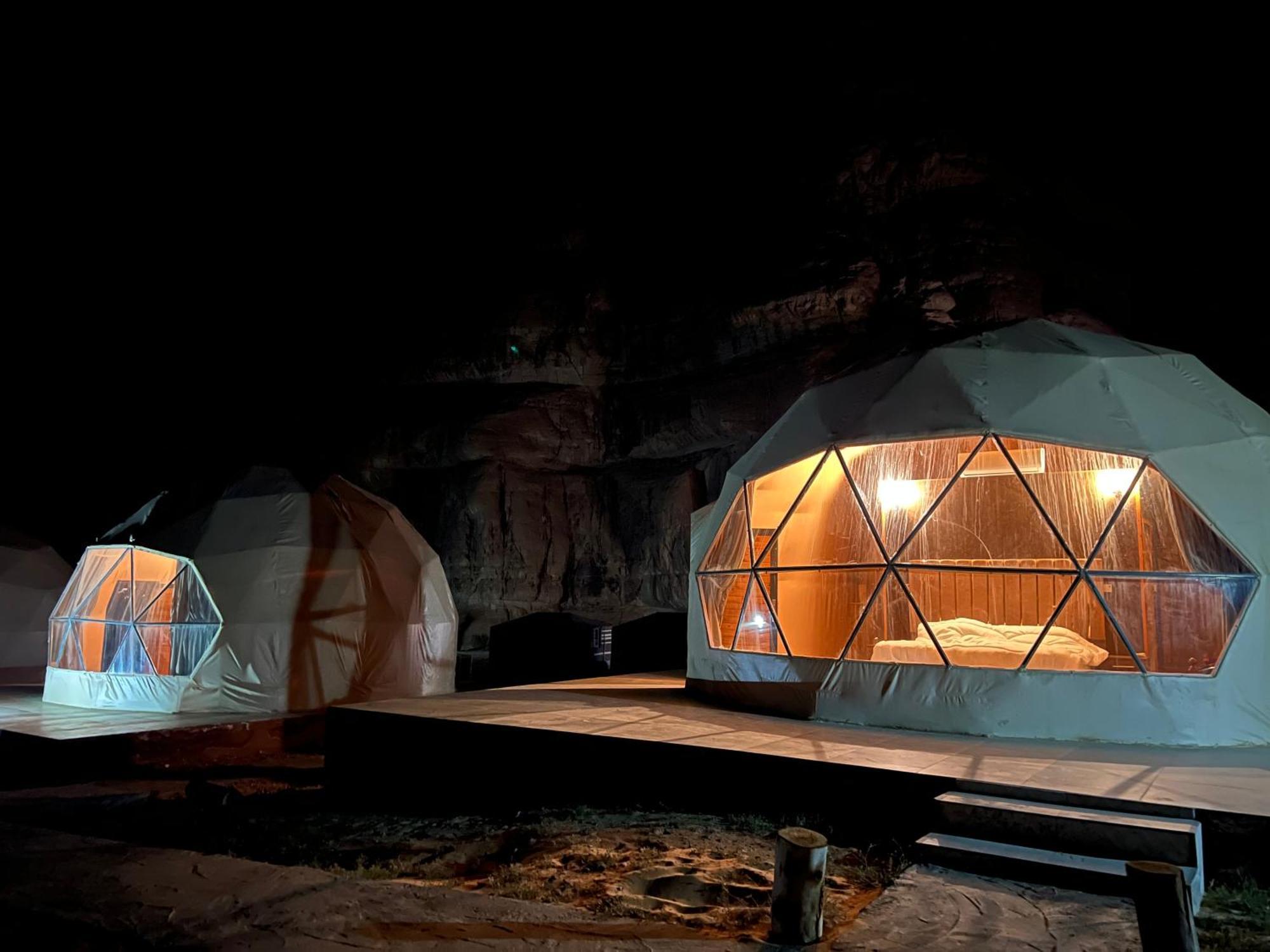 Scarlet Luxury Camp Wadi Rum Exterior photo