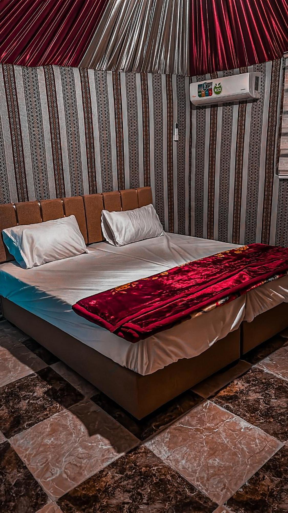 Scarlet Luxury Camp Wadi Rum Exterior photo