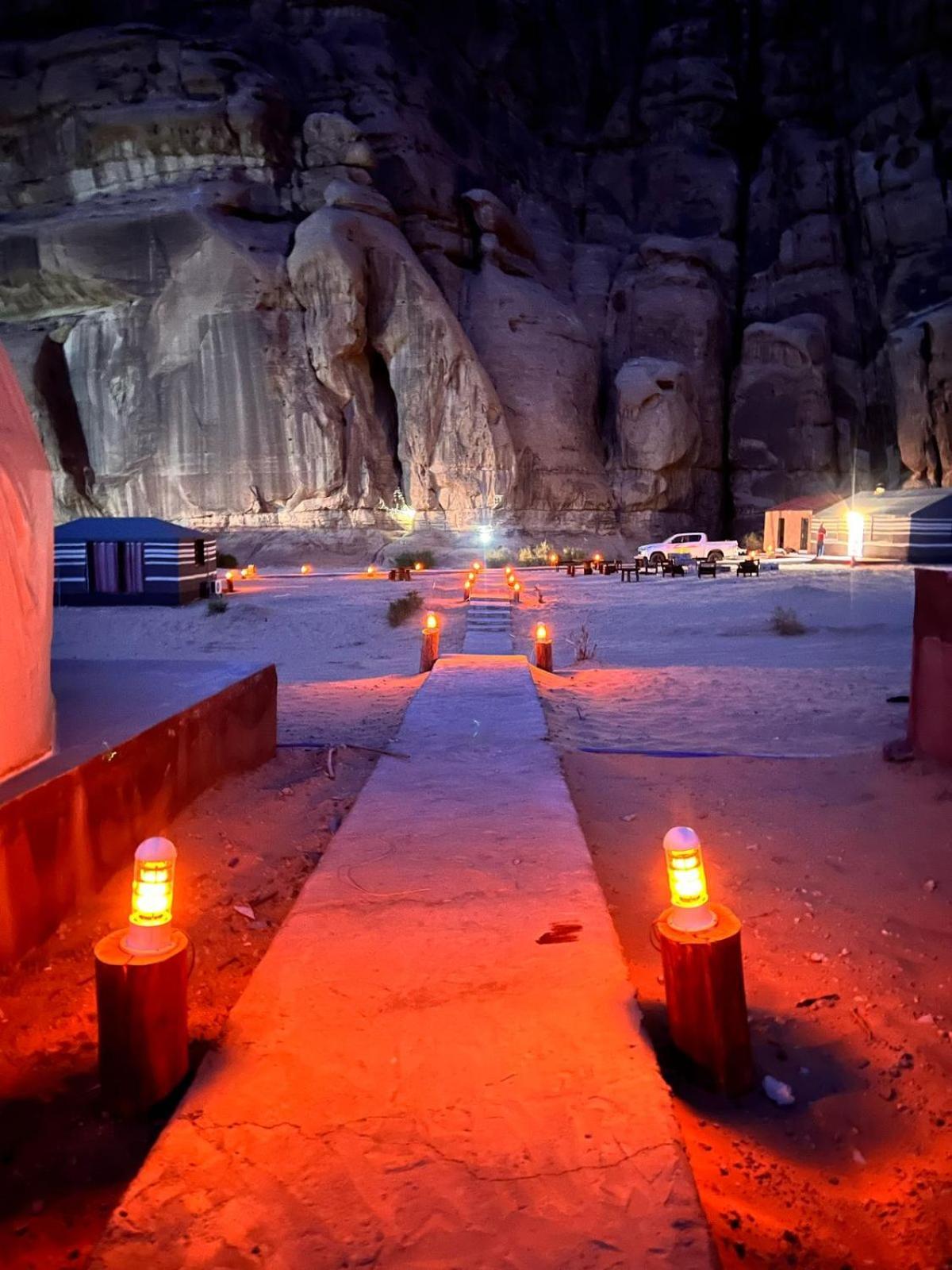 Scarlet Luxury Camp Wadi Rum Exterior photo