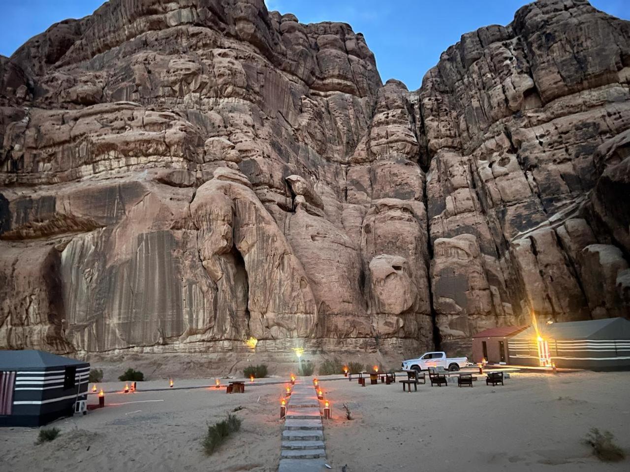 Scarlet Luxury Camp Wadi Rum Exterior photo
