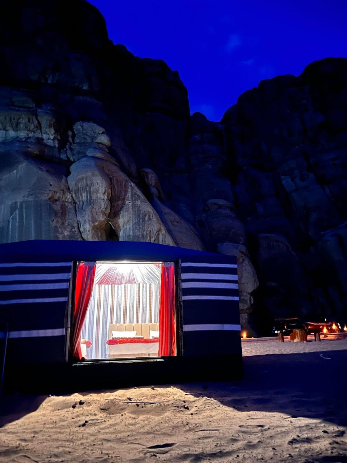 Scarlet Luxury Camp Wadi Rum Exterior photo